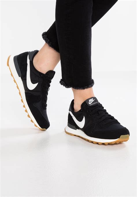 nike dames zwart schoenen|witte sneakers voor dames.